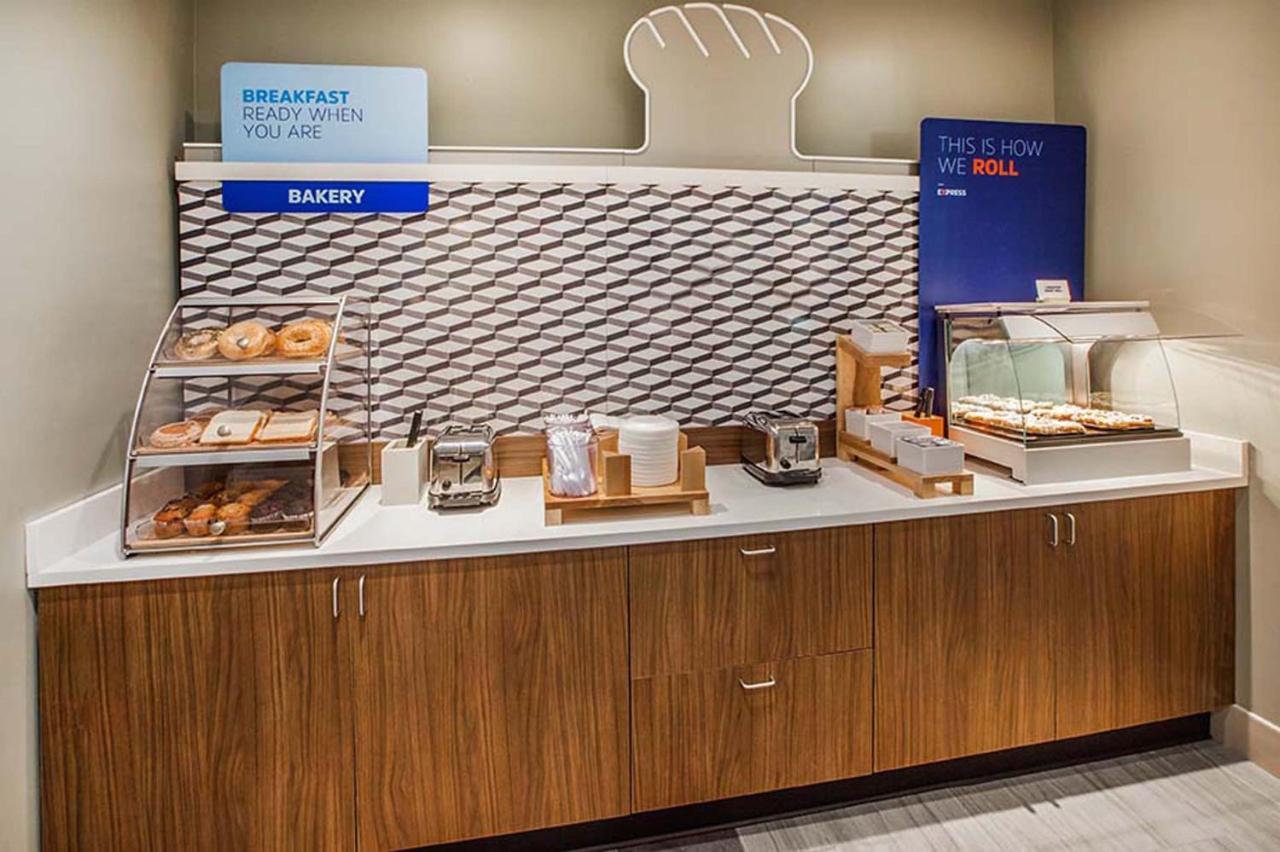 Holiday Inn Express Hotel & Suites Scott-Lafayette West By Ihg Εξωτερικό φωτογραφία